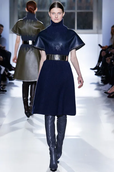 Look 19